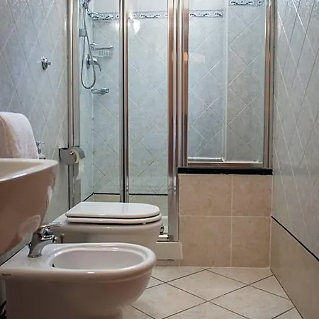 فندق مبيت وإفطار Luxury ساليرنو